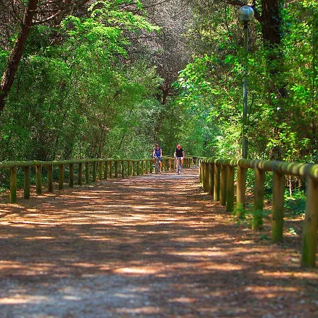 Small Camp Portofelice אתר קמפינג