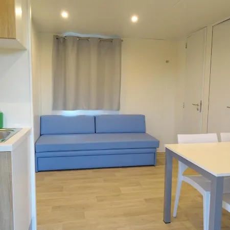 אתר קמפינג Small Camp Portofelice ארקליאה מארה