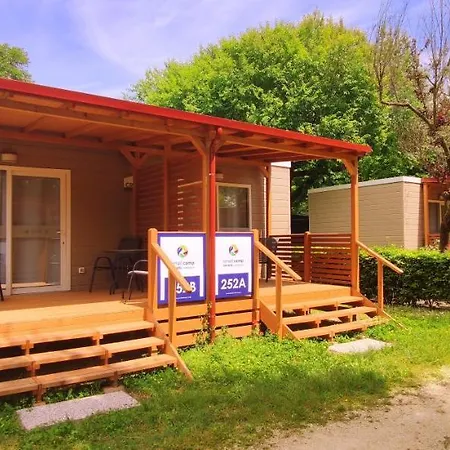 Small Camp Portofelice キャンプ場