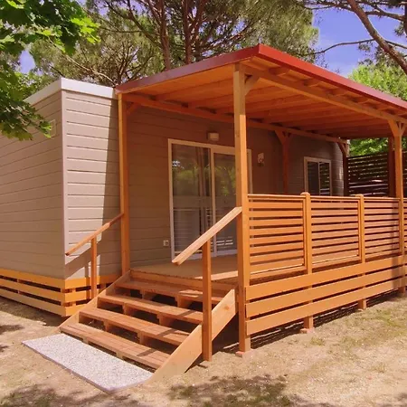 Small Camp Portofelice 伊拉克里亚马勒